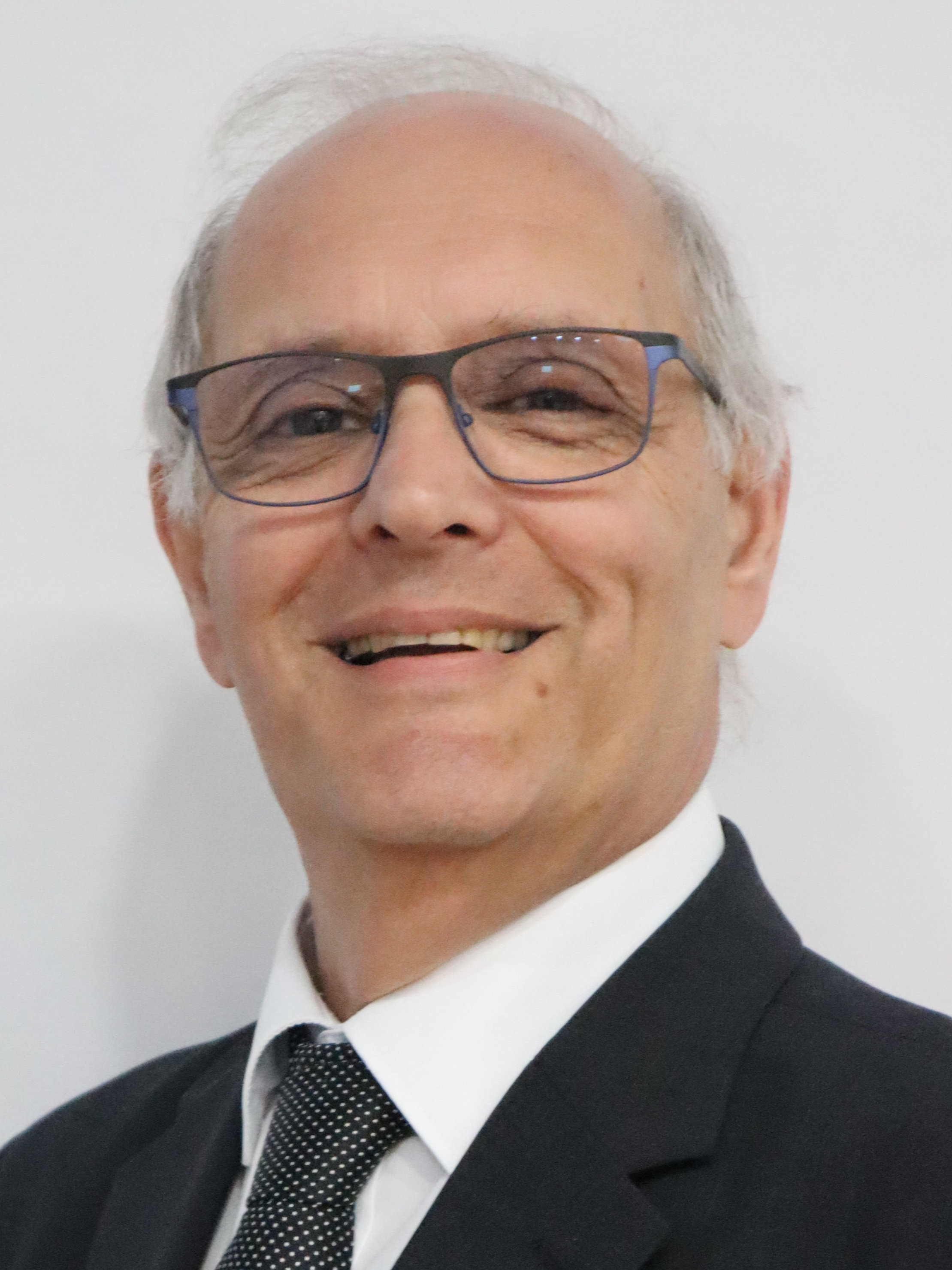 Headshot of male councillor