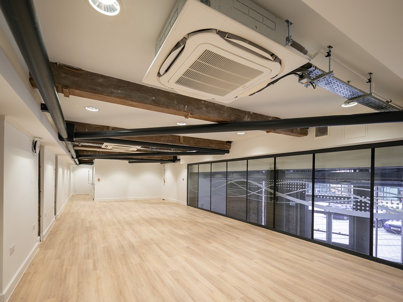 Office or food and beverage space at Piano Building